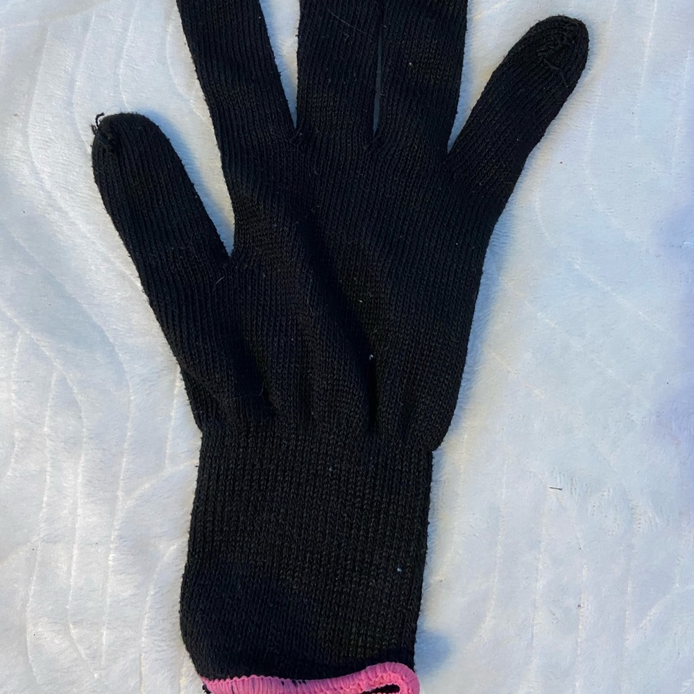 black glove for heat protection